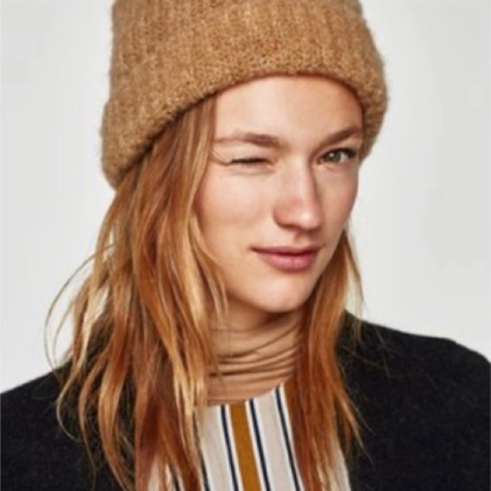 Zara Oversized Knit Beanie Hat